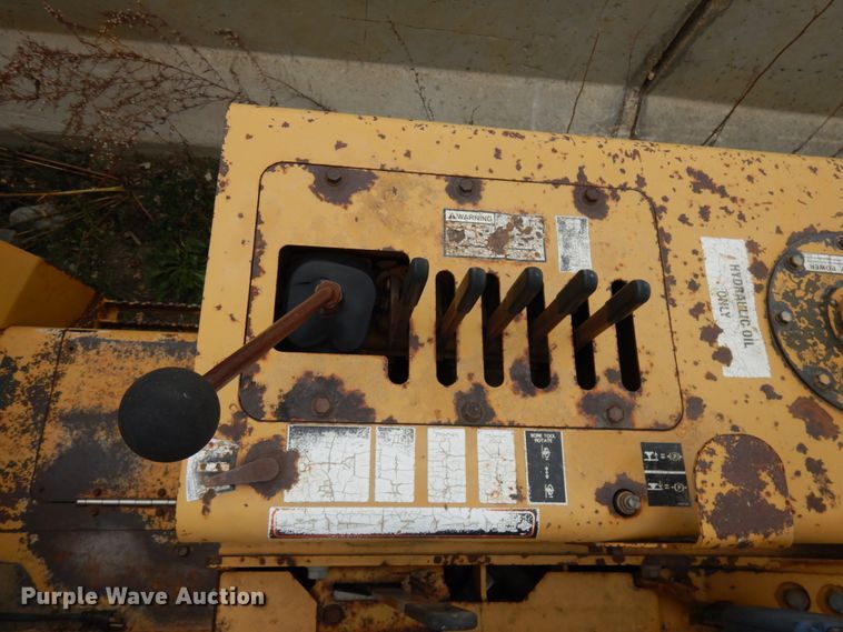 image for item IO9548 1999 Vermeer V8100  trencher