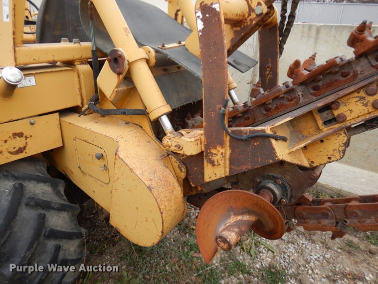image for item IO9548 1999 Vermeer V8100  trencher