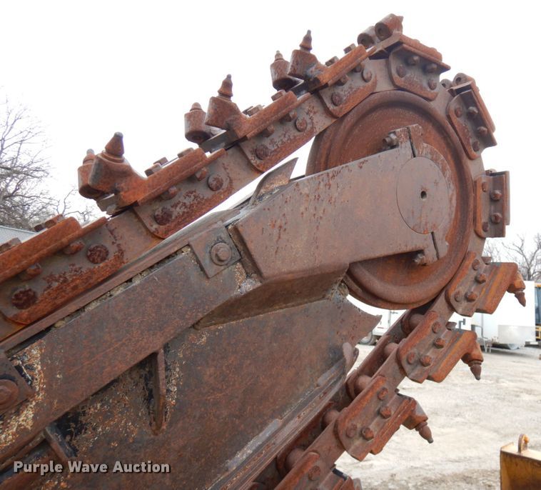 image for item IO9548 1999 Vermeer V8100  trencher