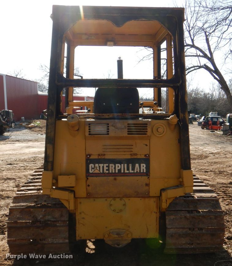 image for item JD9464 1988 Caterpillar D3C  dozer