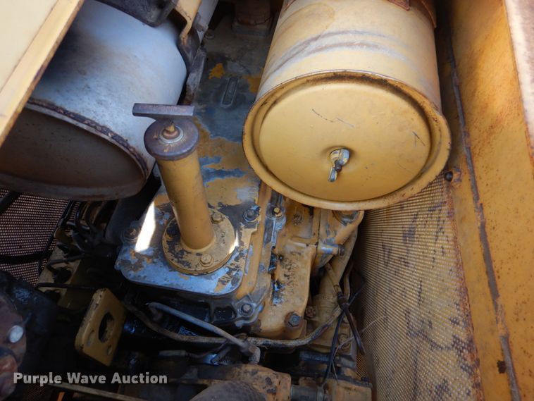 image for item JD9464 1988 Caterpillar D3C  dozer