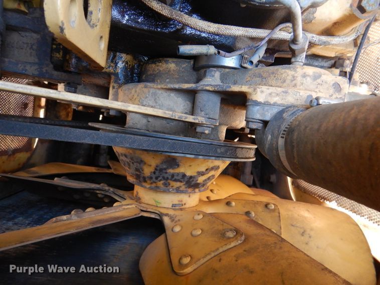 image for item JD9464 1988 Caterpillar D3C  dozer