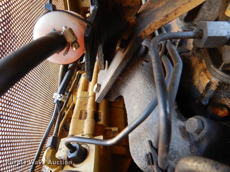 image for item JD9464 1988 Caterpillar D3C  dozer