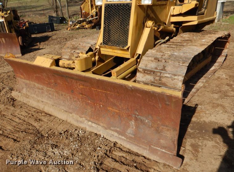 image for item JD9464 1988 Caterpillar D3C  dozer