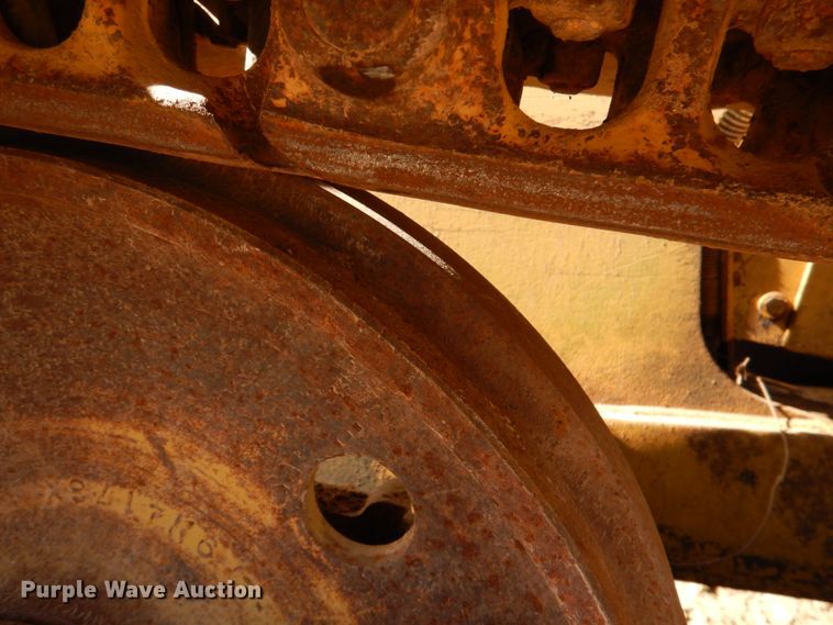 image for item JD9464 1988 Caterpillar D3C  dozer