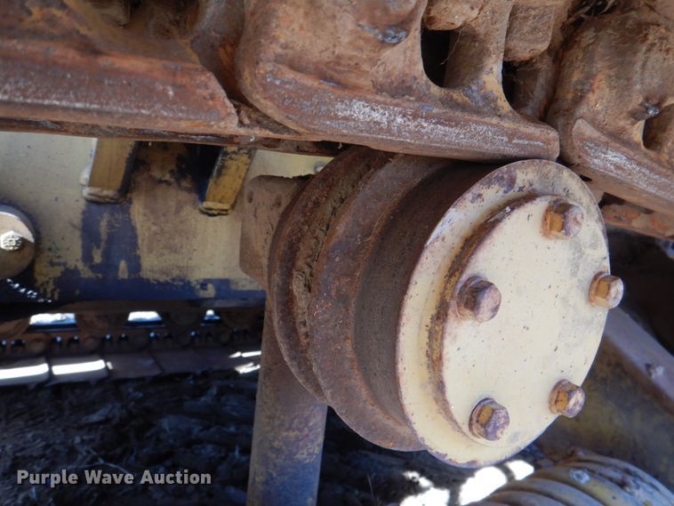 image for item JD9464 1988 Caterpillar D3C  dozer