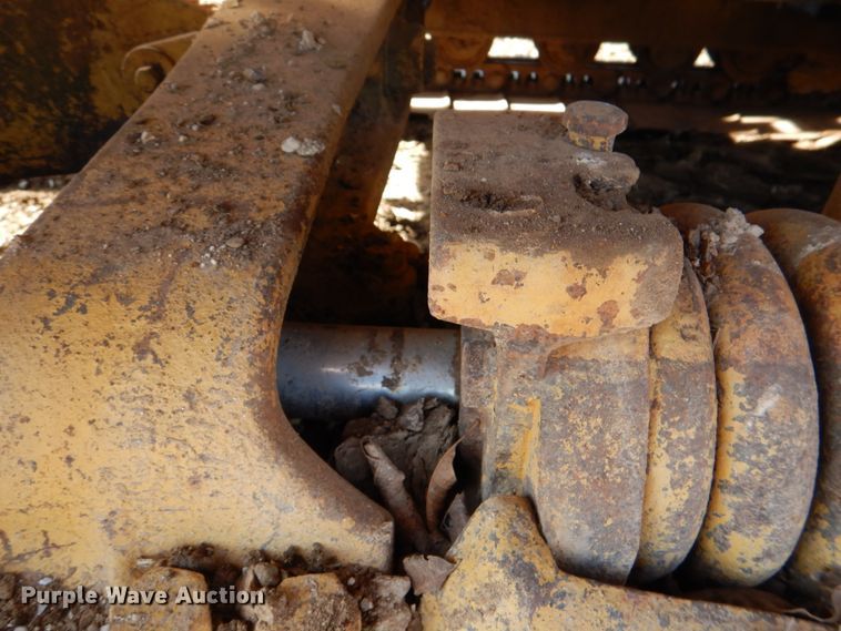 image for item JD9464 1988 Caterpillar D3C  dozer