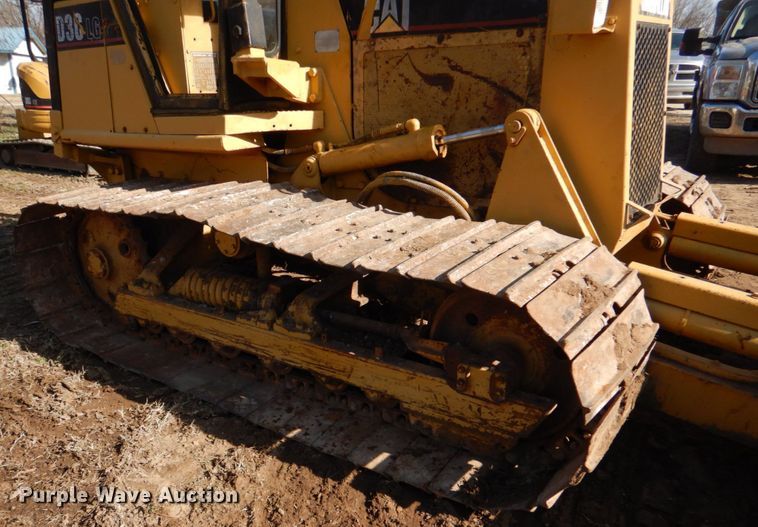 image for item JD9464 1988 Caterpillar D3C  dozer