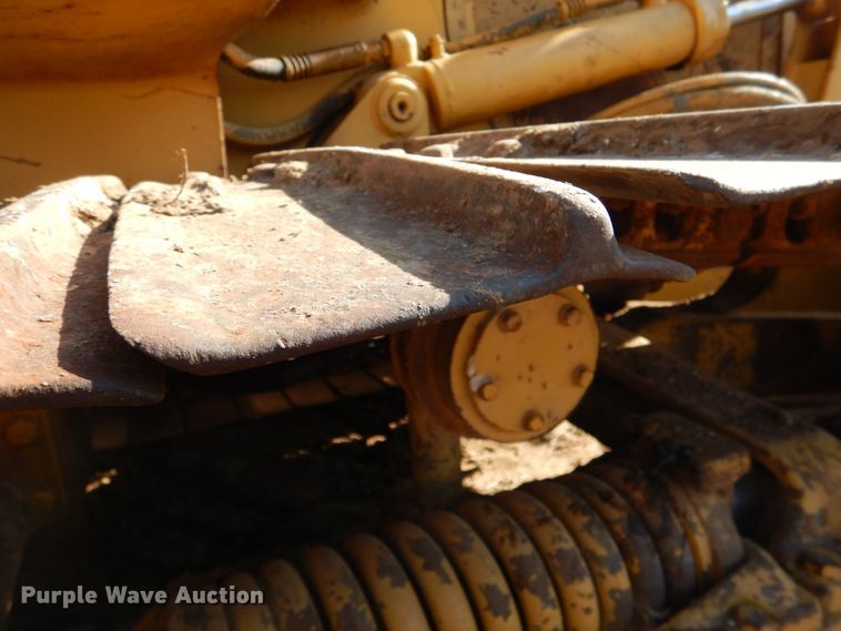 image for item JD9464 1988 Caterpillar D3C  dozer