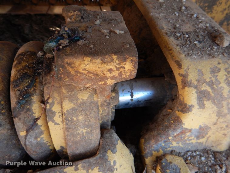 image for item JD9464 1988 Caterpillar D3C  dozer