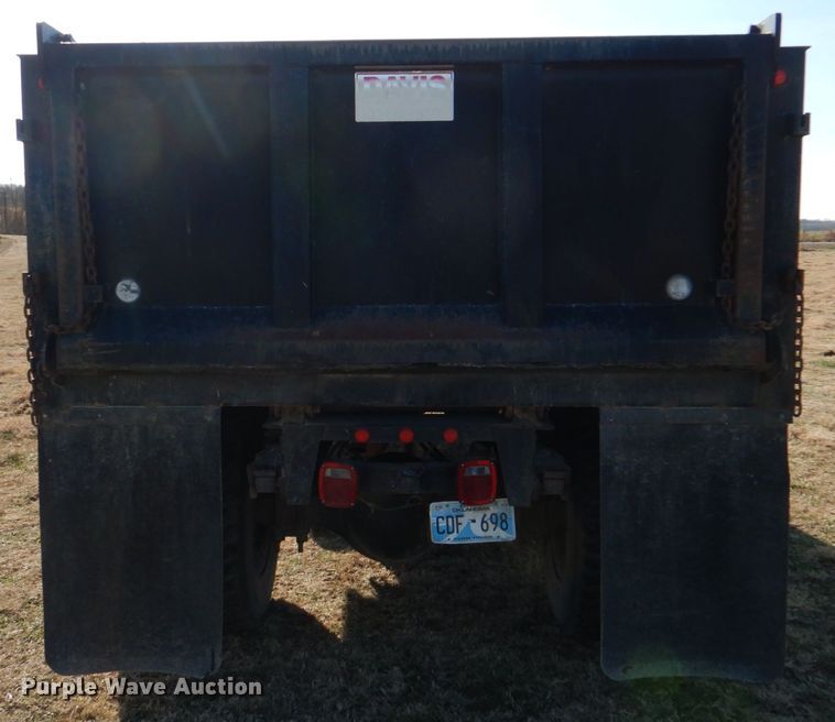 image for item JD9469 1998 Ford F800  dump truck