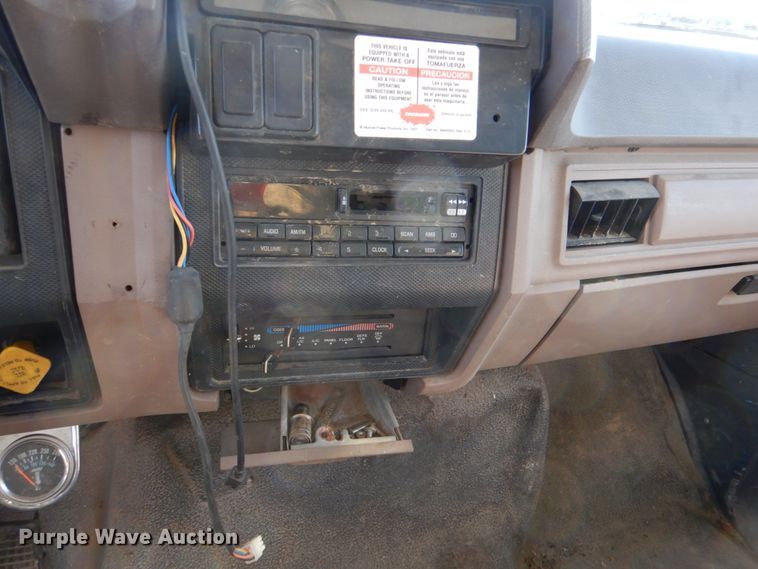 image for item JD9469 1998 Ford F800  dump truck