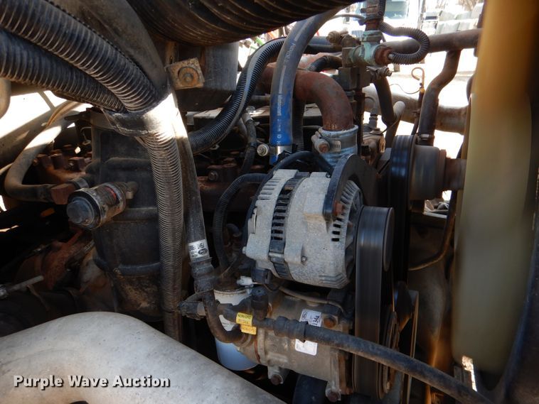 image for item JD9469 1998 Ford F800  dump truck