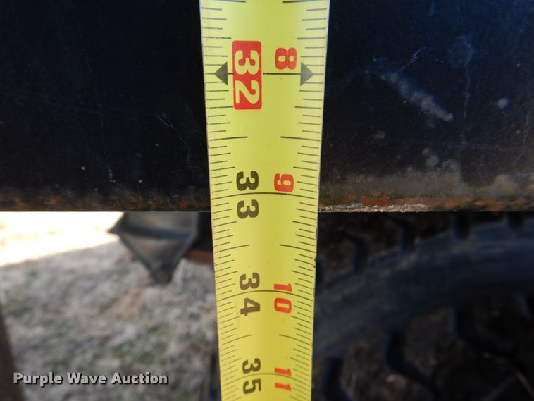 image for item JD9469 1998 Ford F800  dump truck