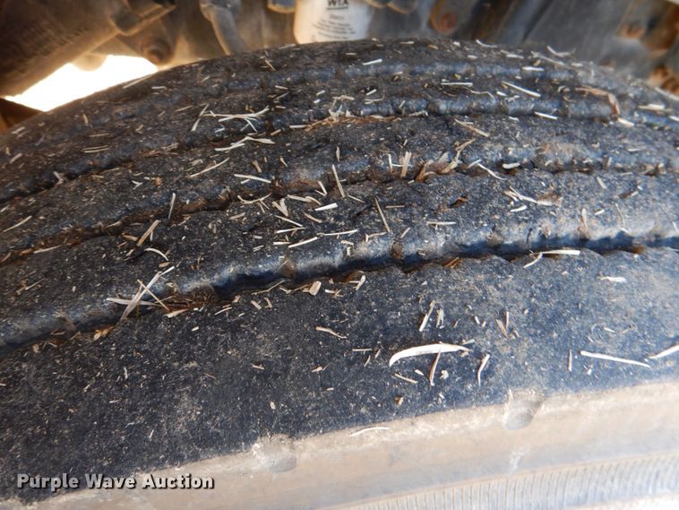 image for item JD9469 1998 Ford F800  dump truck