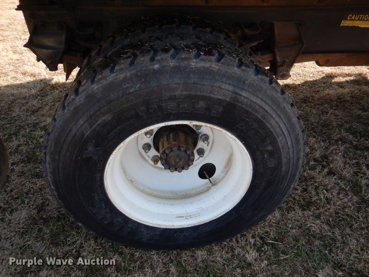 image for item JD9469 1998 Ford F800  dump truck