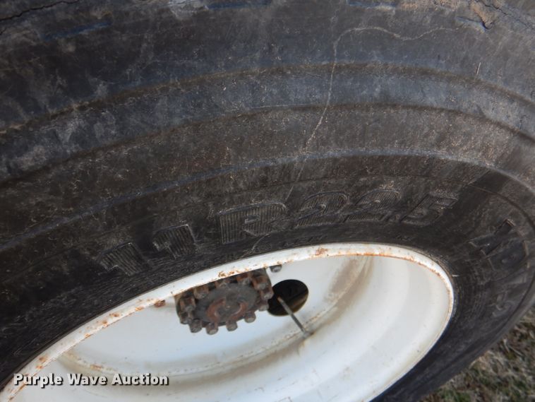 image for item JD9469 1998 Ford F800  dump truck