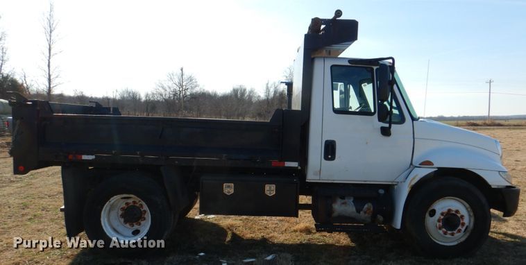 image for item JD9470 2007 International 4300  dump truck