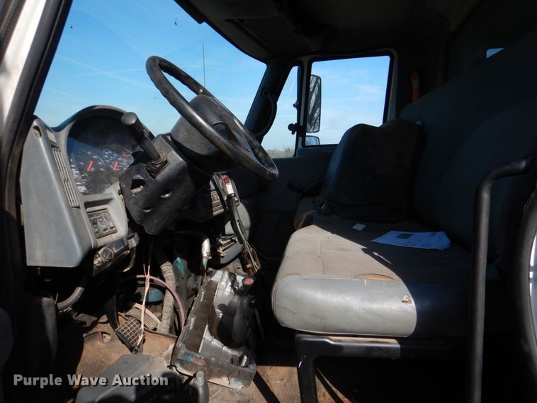 image for item JD9470 2007 International 4300  dump truck