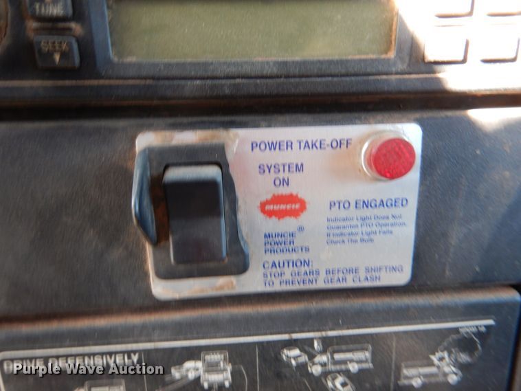 image for item JD9470 2007 International 4300  dump truck