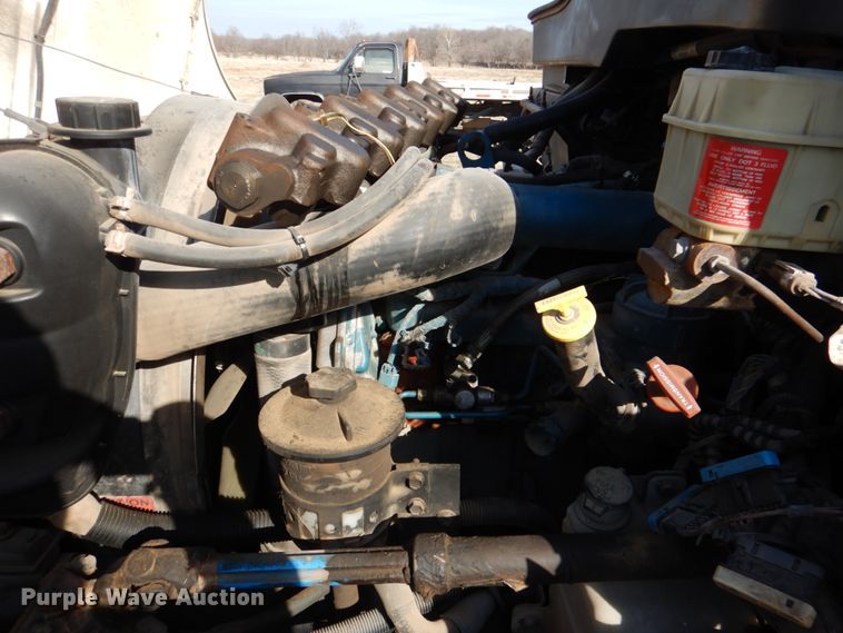 image for item JD9470 2007 International 4300  dump truck