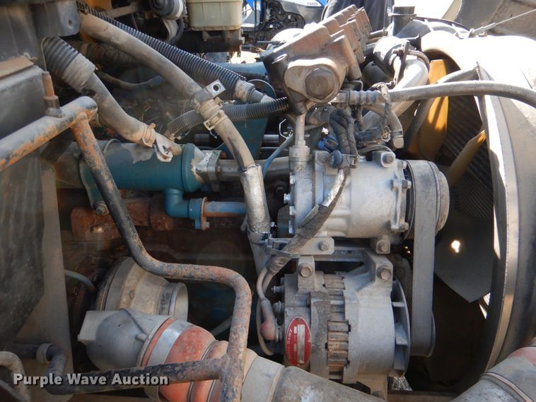 image for item JD9470 2007 International 4300  dump truck