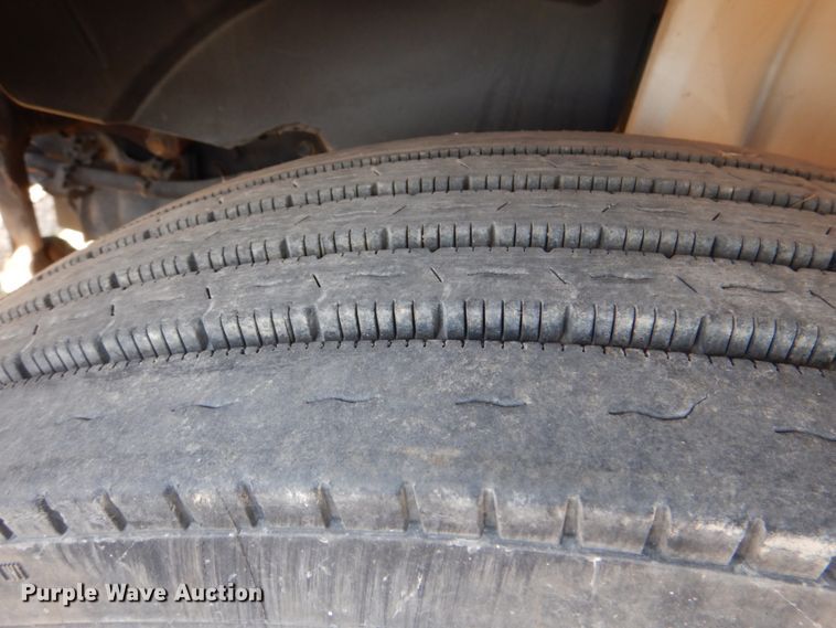 image for item JD9470 2007 International 4300  dump truck