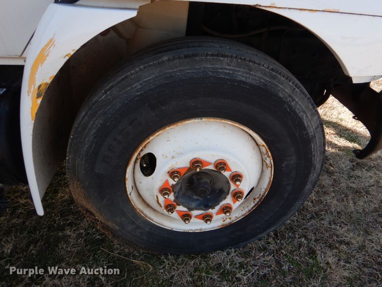 image for item JD9470 2007 International 4300  dump truck