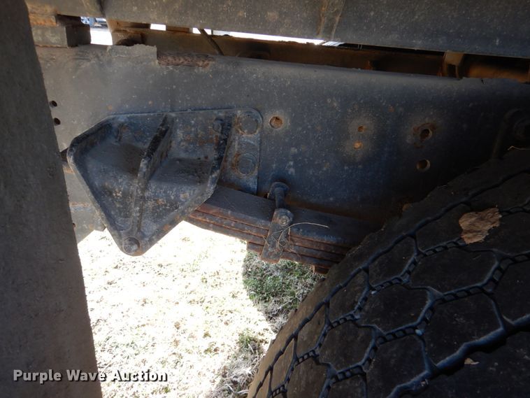 image for item JD9470 2007 International 4300  dump truck