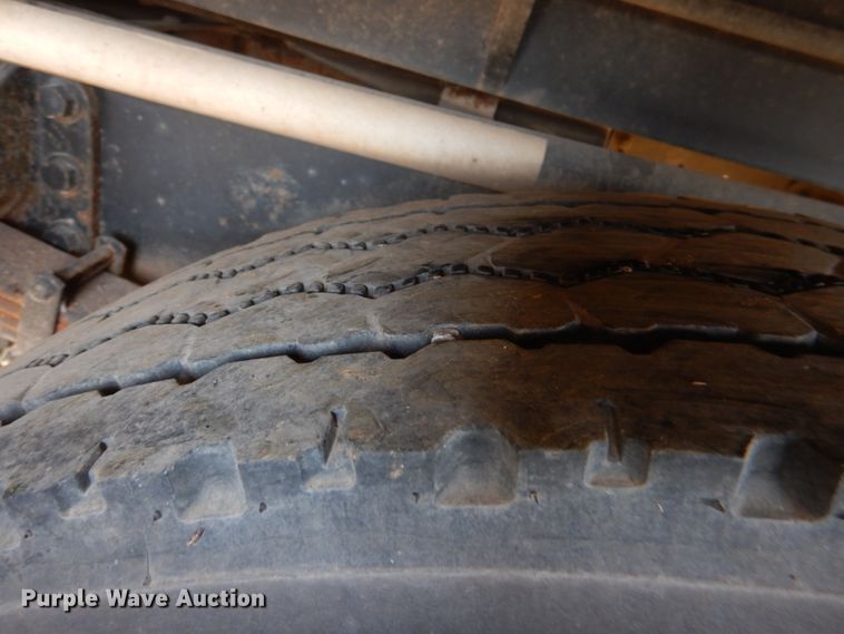 image for item JD9470 2007 International 4300  dump truck