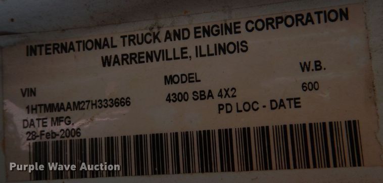 image for item JD9470 2007 International 4300  dump truck