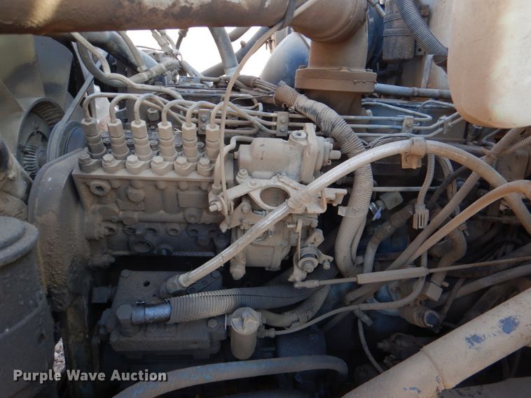 image for item JD9471 1995 Ford L8000  dump truck