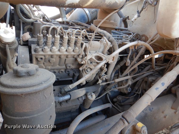 image for item JD9471 1995 Ford L8000  dump truck