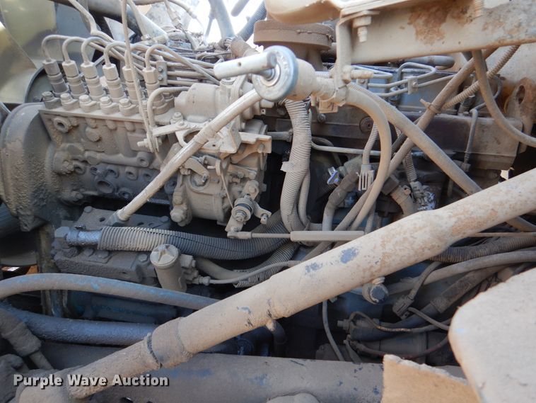 image for item JD9471 1995 Ford L8000  dump truck