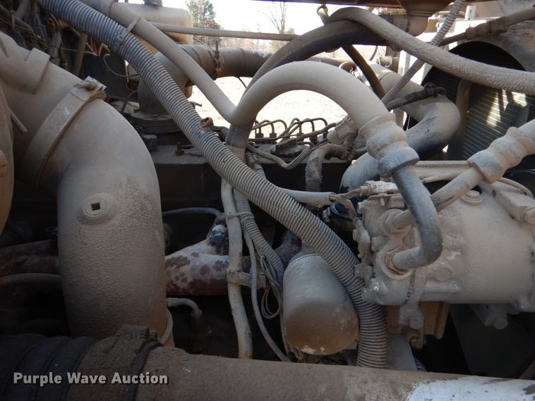 image for item JD9471 1995 Ford L8000  dump truck