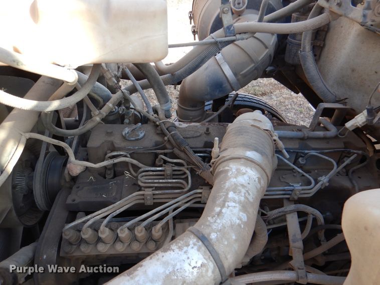 image for item JD9471 1995 Ford L8000  dump truck