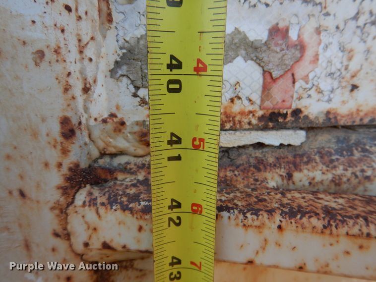 image for item JD9471 1995 Ford L8000  dump truck