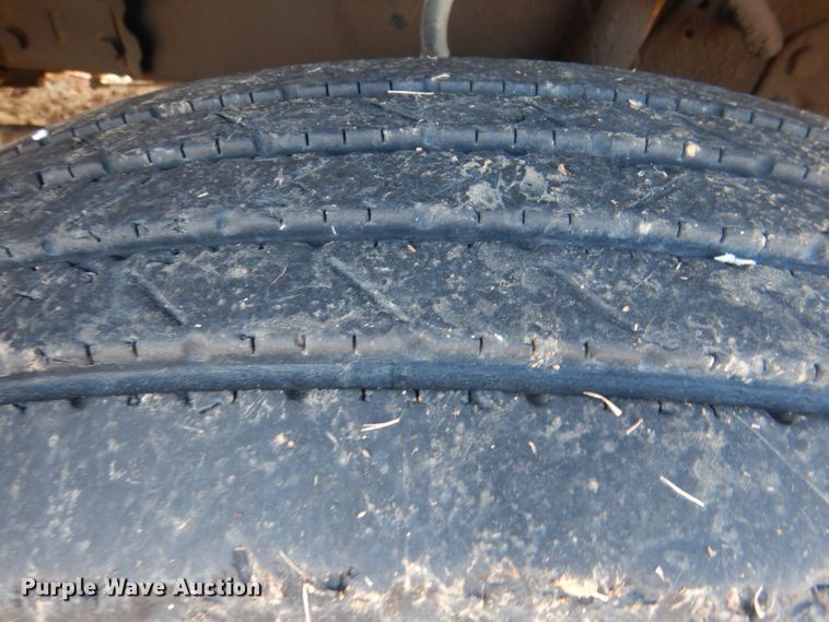 image for item JD9471 1995 Ford L8000  dump truck