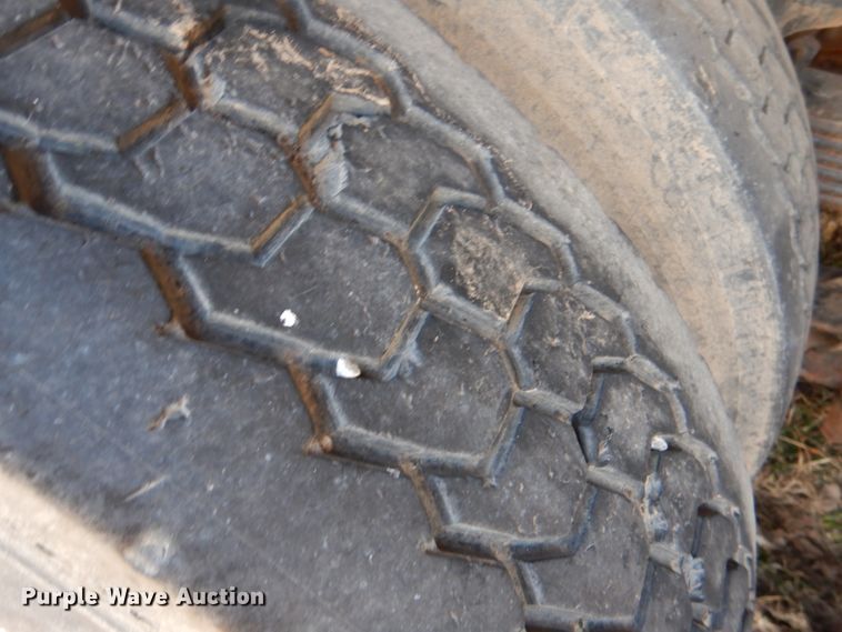 image for item JD9471 1995 Ford L8000  dump truck