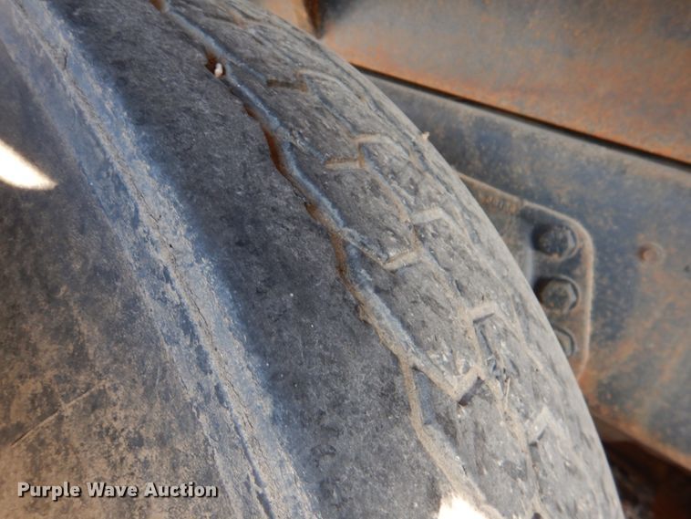 image for item JD9471 1995 Ford L8000  dump truck