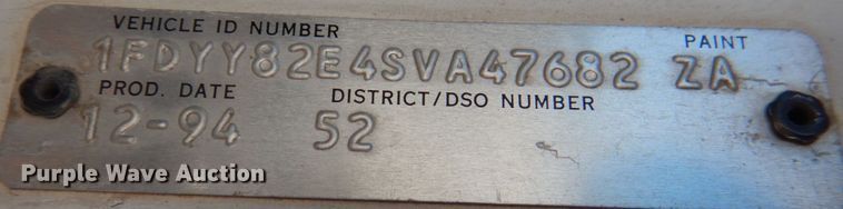 image for item JD9471 1995 Ford L8000  dump truck