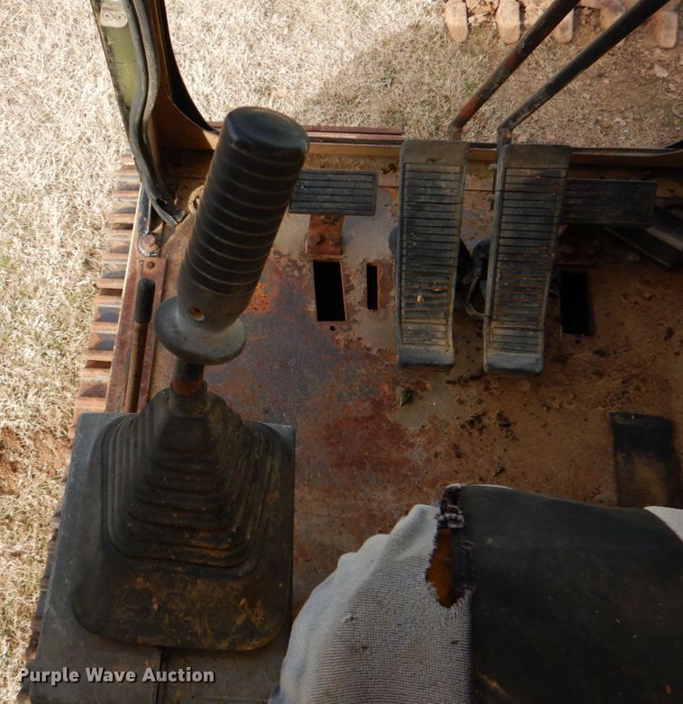 image for item JD9472 1990 Caterpillar E110B  excavator