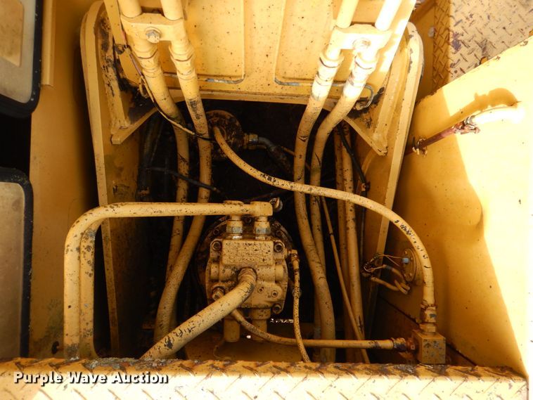 image for item JD9472 1990 Caterpillar E110B  excavator