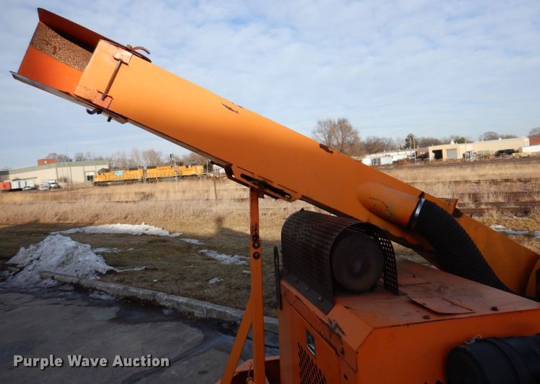 image for item JH9889 Whisper  wood chipper