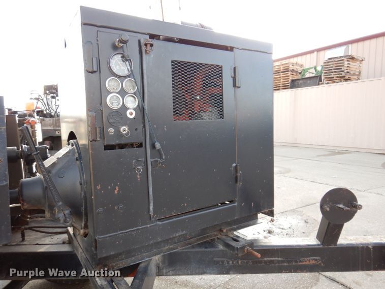 image for item JH9890 Morbark 290  wood chipper