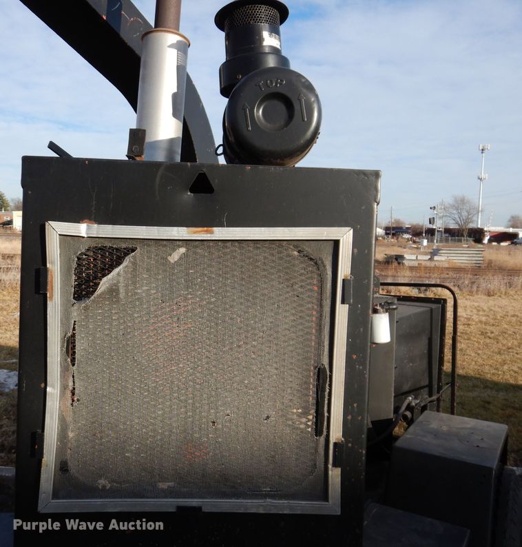 image for item JH9890 Morbark 290  wood chipper