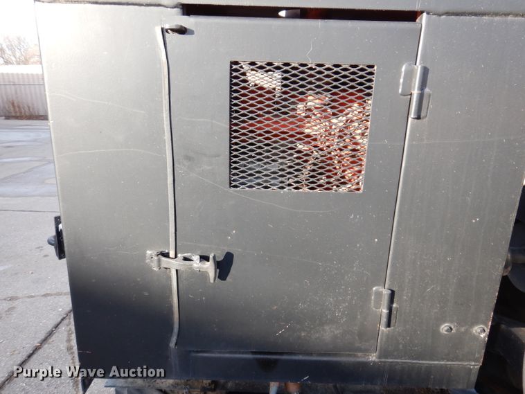 image for item JH9890 Morbark 290  wood chipper