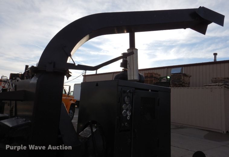 image for item JH9890 Morbark 290  wood chipper