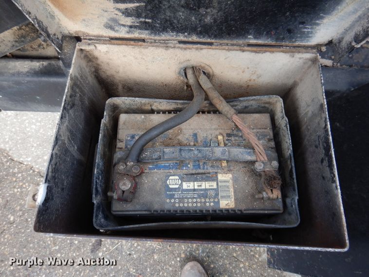 image for item JH9890 Morbark 290  wood chipper