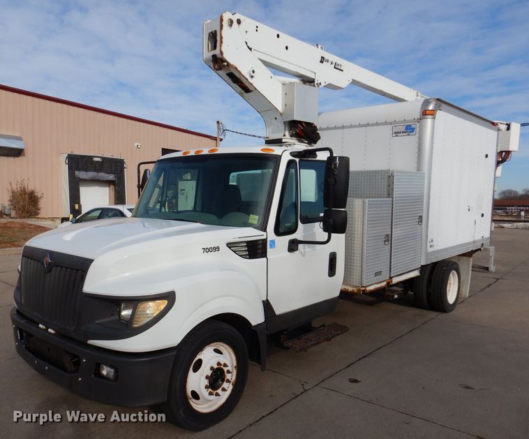image for item JH9892 2015 International TerraStar  bucket truck